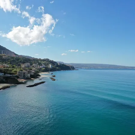 A Due Passi Dal Mare *